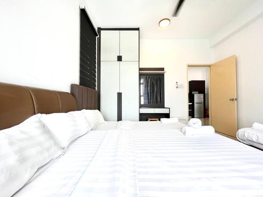 Atlantis By Conceptial Apartment *